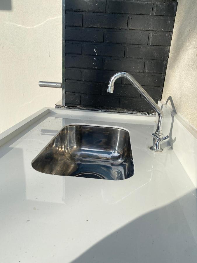Apartamento Ate 10 Pessoas Na Enseada Guaruja Em Condominio Clube Praia Piscinas Salao Jogos Quadra Futebol Campo Parquinho Brinquedos Wi-Fi Home Office Exterior foto